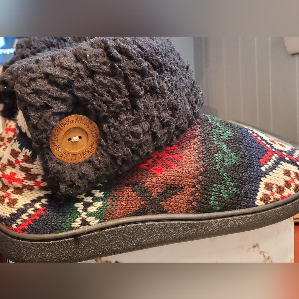 NWT Muk Luks Women's slippers Size Large (9-10) - Picture 2 of 3